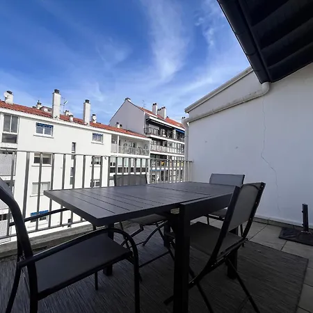 Coeur De : Lumineux Avec Balcon, Proche Et Commerces - Fr-1-239-1079 Saint-Jean-de-Luz