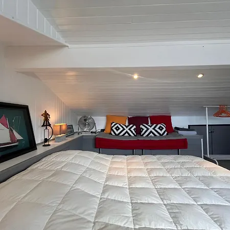 Coeur De : Lumineux Avec Balcon, Proche Et Commerces - Fr-1-239-1079 *