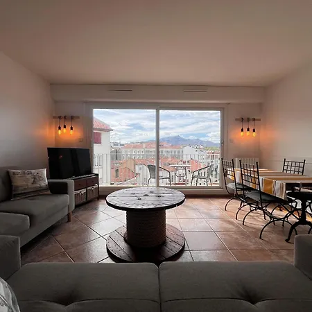 Apartment Coeur De : Lumineux Avec Balcon, Proche Et Commerces - Fr-1-239-1079