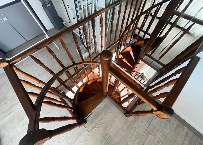 Coeur De : Lumineux Avec Balcon, Proche Et Commerces - Fr-1-239-1079 *