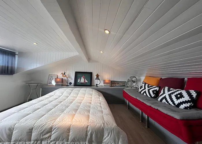 Coeur De : Lumineux Avec Balcon, Proche Et Commerces - Fr-1-239-1079 *