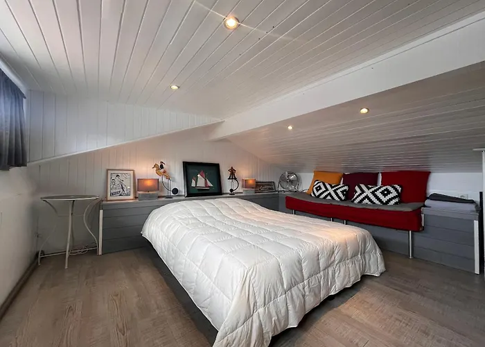 Coeur De : Lumineux Avec Balcon, Proche Et Commerces - Fr-1-239-1079 Saint-Jean-de-Luz