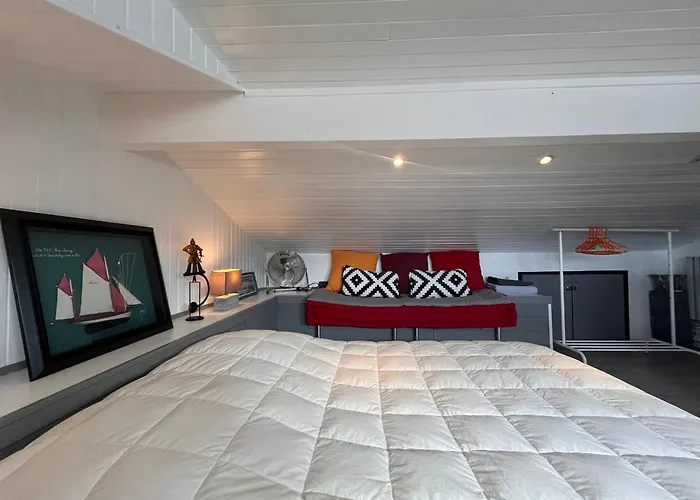 Coeur De : Lumineux Avec Balcon, Proche Et Commerces - Fr-1-239-1079 *