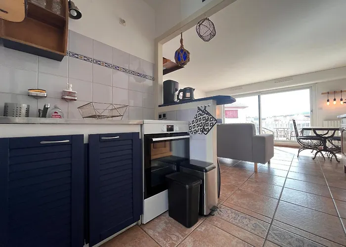 Apartment Coeur De : Lumineux Avec Balcon, Proche Et Commerces - Fr-1-239-1079 Saint-Jean-de-Luz