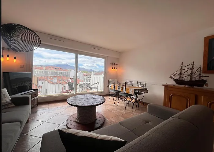 Coeur De : Lumineux Avec Balcon, Proche Et Commerces - Fr-1-239-1079 Apartment Saint-Jean-de-Luz